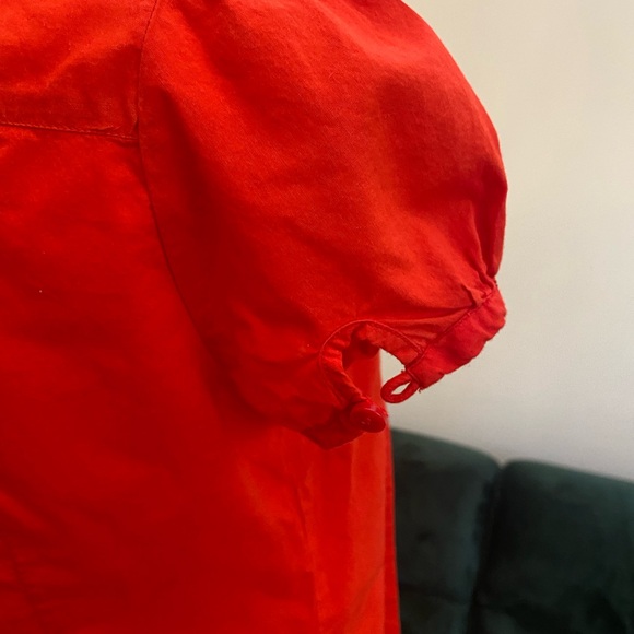 Dainty, light, button down short sleeve blouse. - Picture 3 of 6